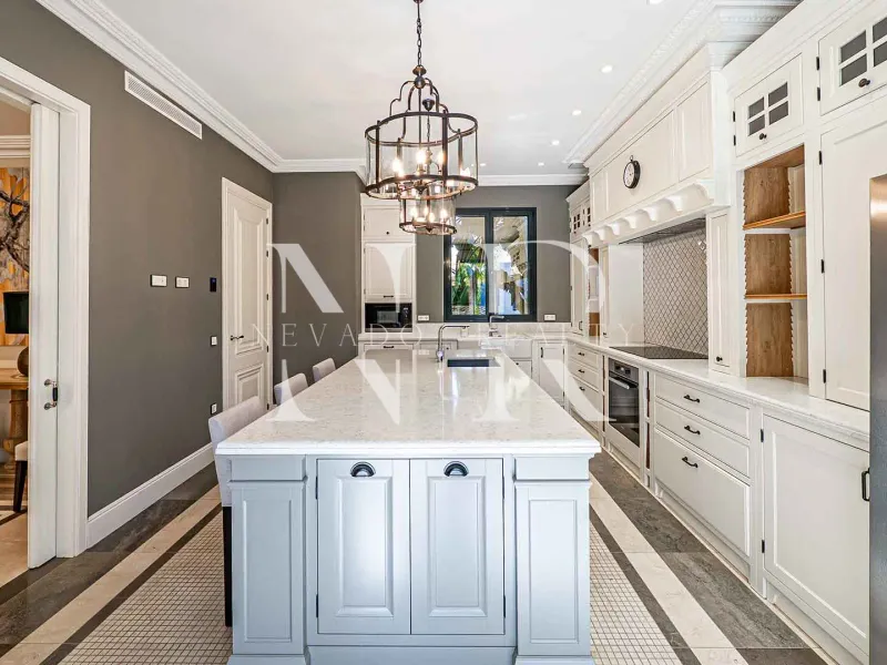 Villa in Los Flamingos Golf Urbanization for sale