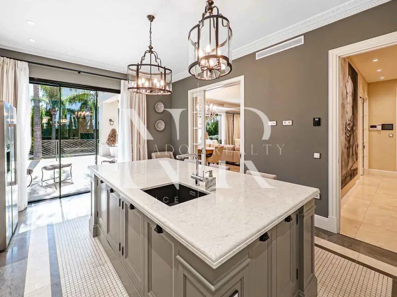 Villa in Los Flamingos Golf Urbanization for sale