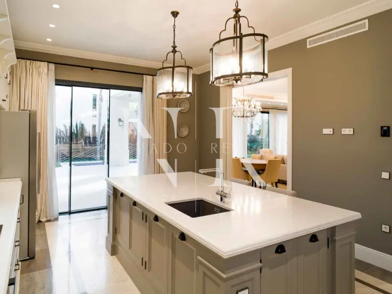 Villa in Los Flamingos Golf Urbanization for sale