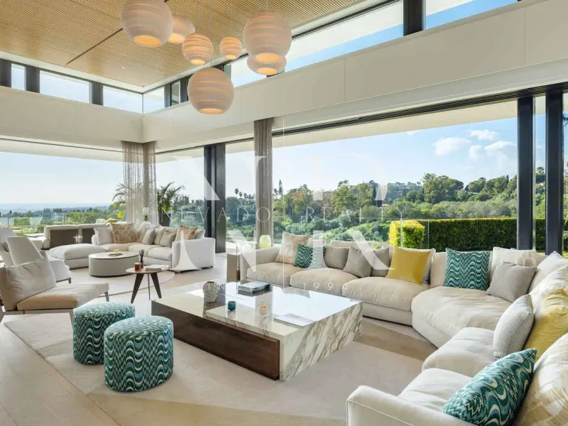 Villa in The Hills urbanization with panoramic sea views for sale