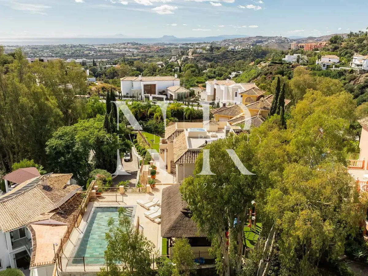 Villa in Urbanization El Herrojo with panoramic sea views for sale