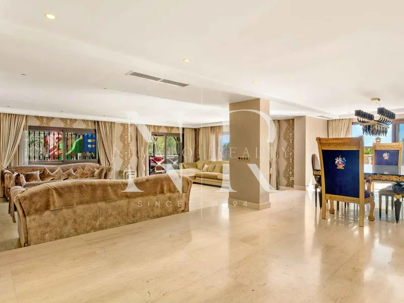 Villa in Urbanization El Herrojo with panoramic sea views for sale