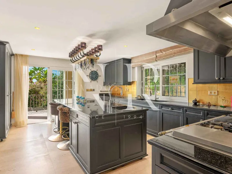 Villa in Urbanization El Herrojo with panoramic sea views for sale