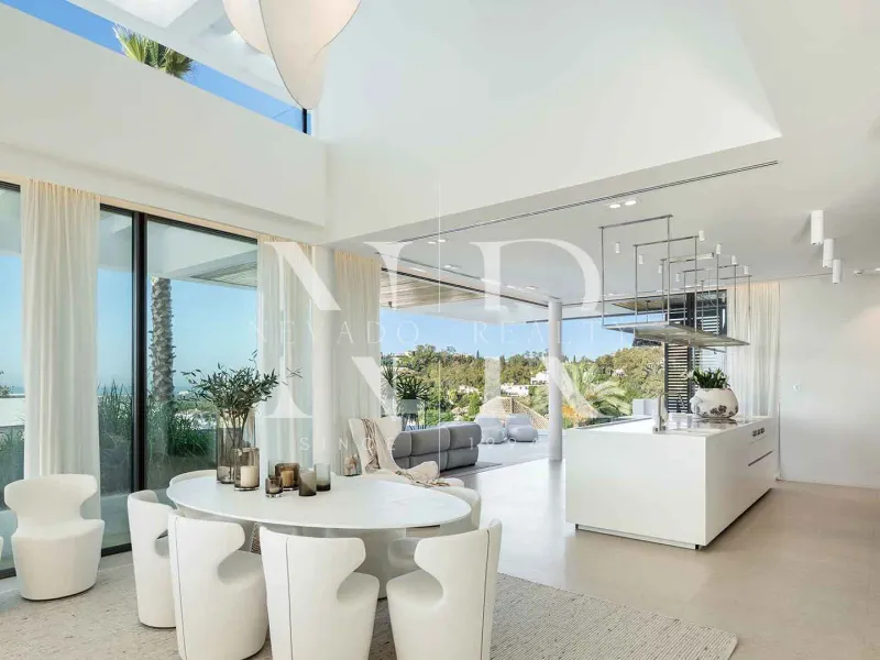 Villa in La Quinta with panoramic sea views for sale