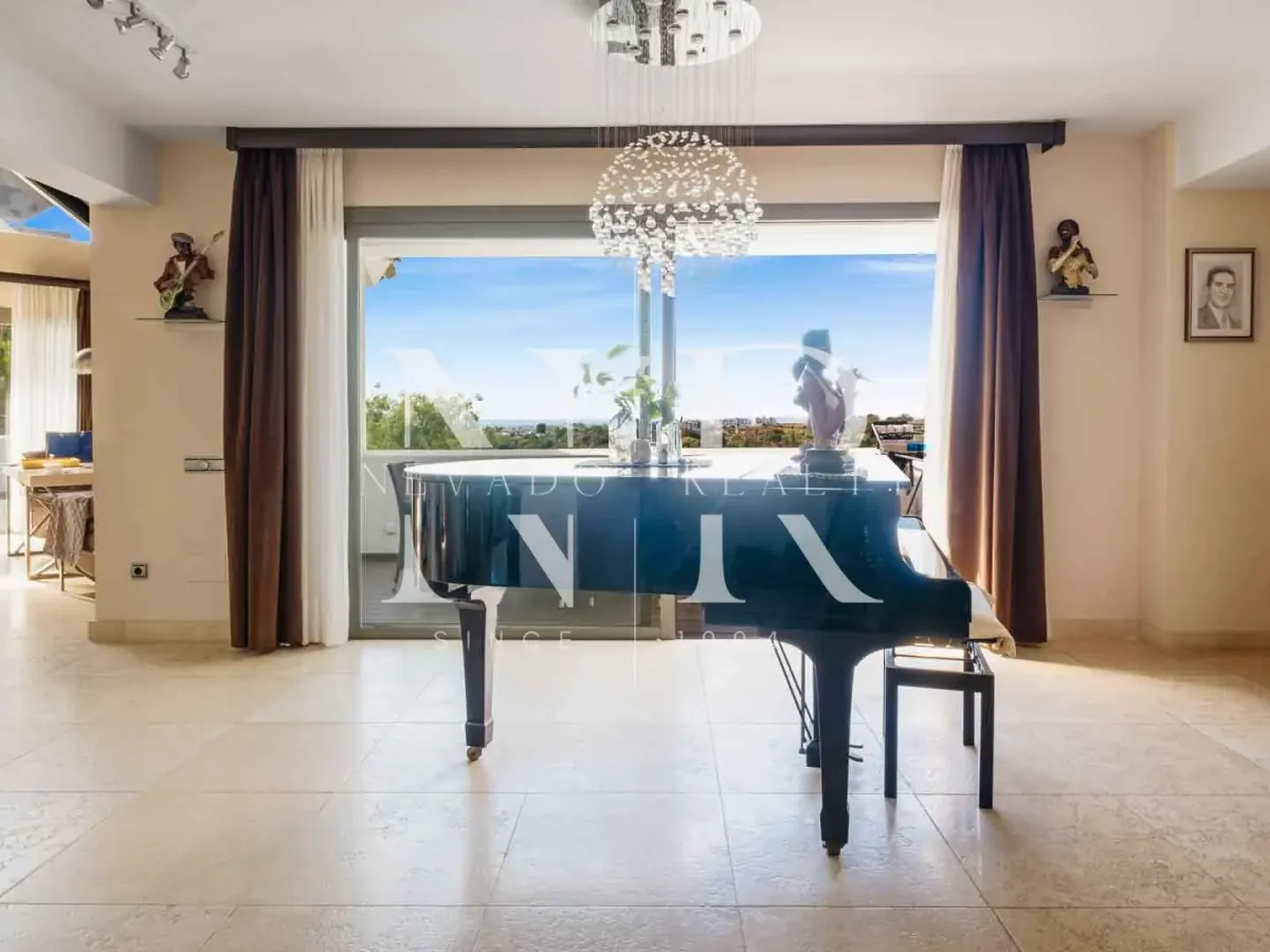 Penthouse for sale in Los Flamingos Golf, Benahavis