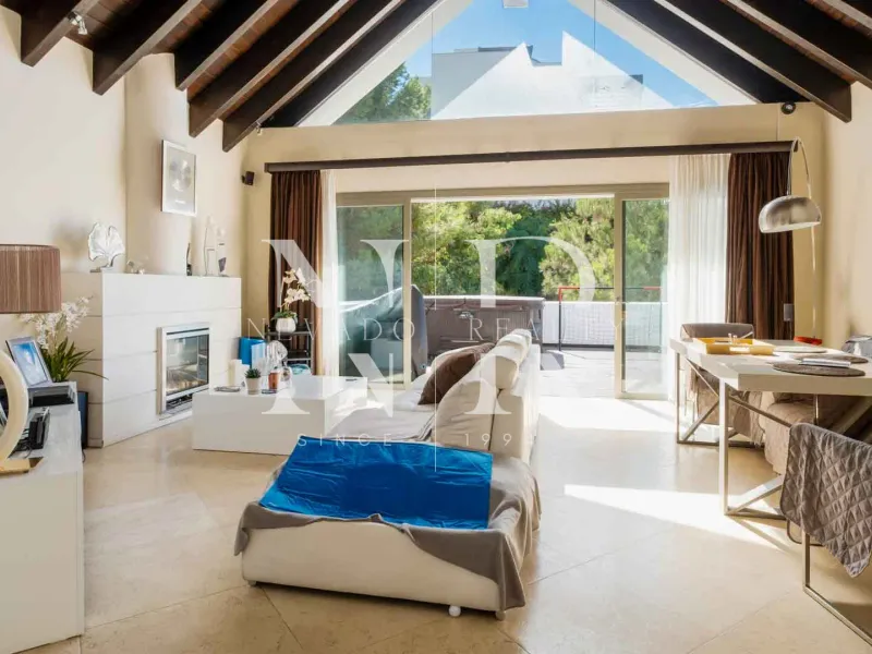 Penthouse for sale in Los Flamingos Golf, Benahavis