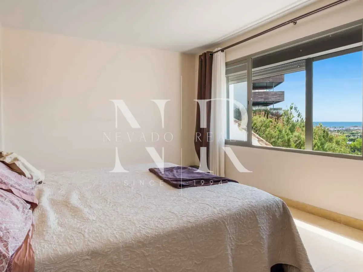 Penthouse for sale in Los Flamingos Golf, Benahavis