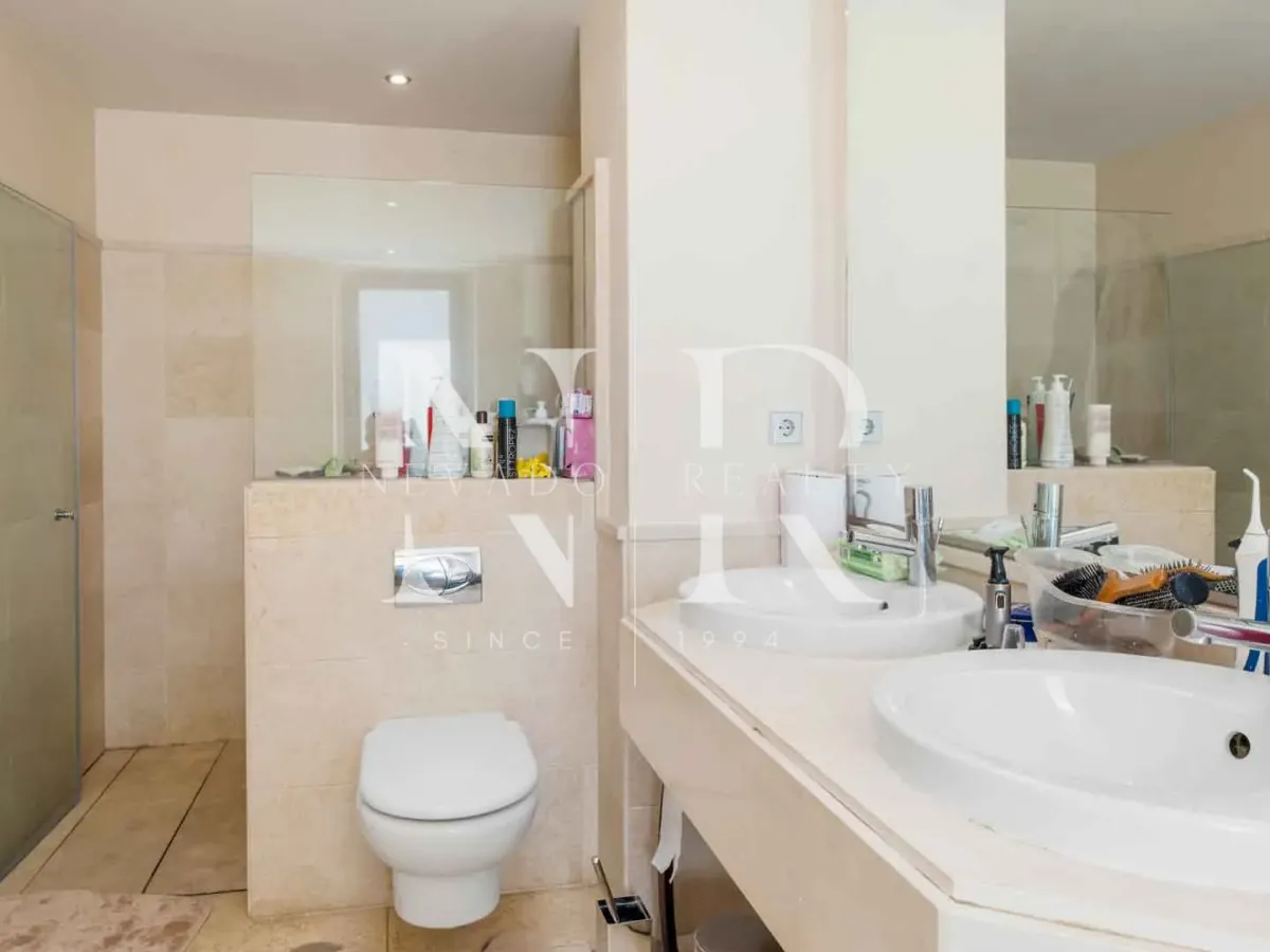 Penthouse for sale in Los Flamingos Golf, Benahavis