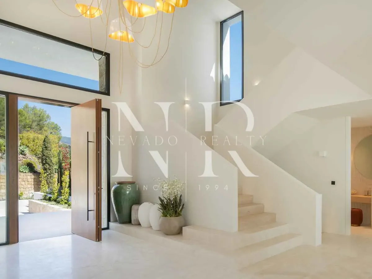 Villa in Urbanisation El Herrojo with panoramic sea views for sale