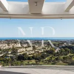 Penthouse in Benahavís with panoramic sea views for sale 1