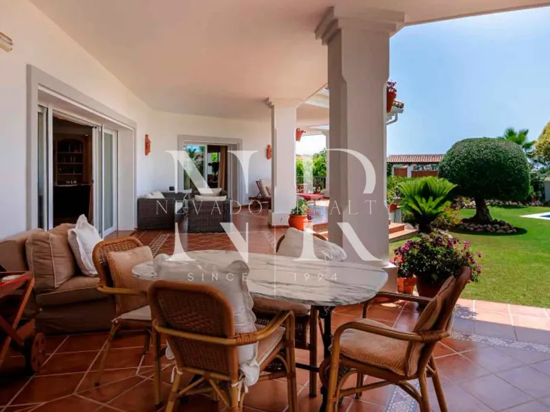 Luxury villa for sale in Paraiso Alto, Benahavis