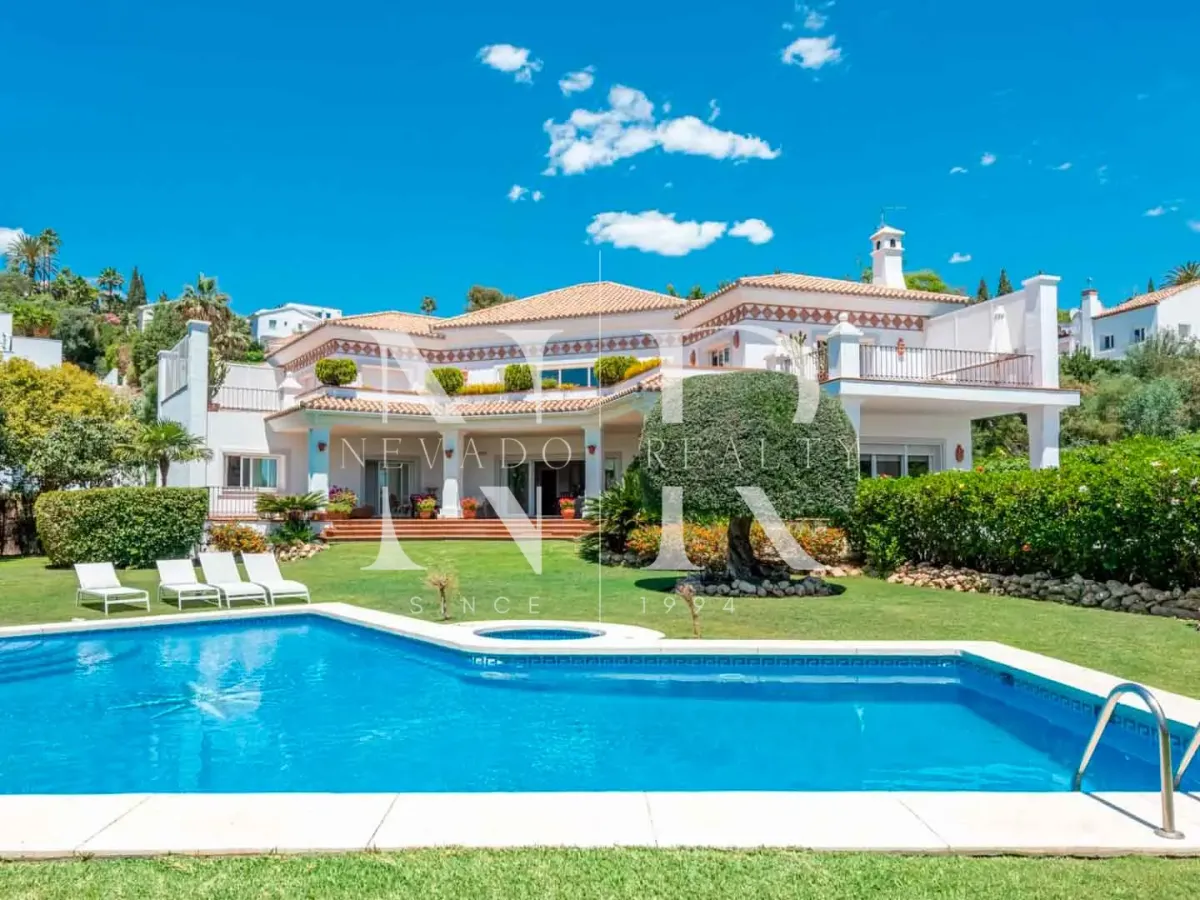 Luxury villa for sale in Paraiso Alto, Benahavis