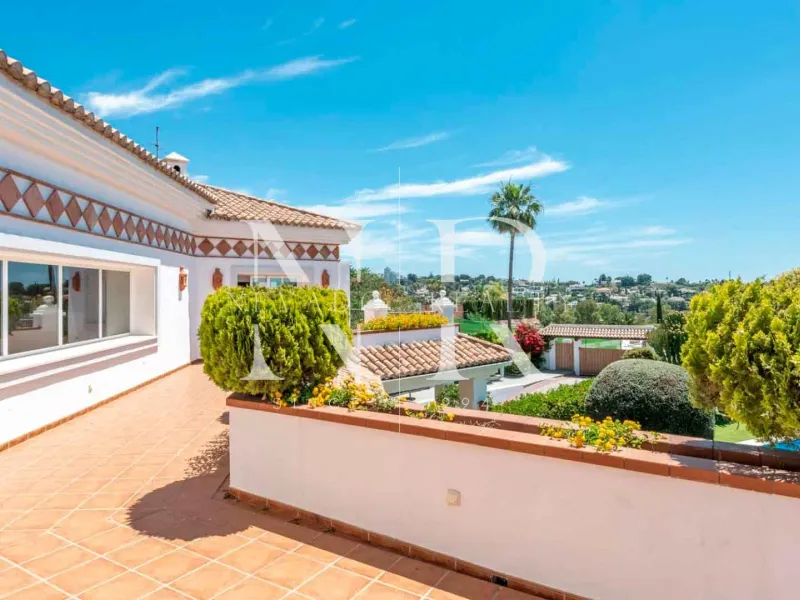 Luxury villa for sale in Paraiso Alto, Benahavis