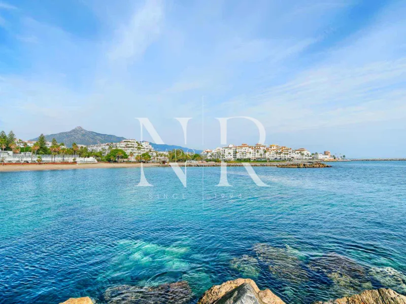 Project of a villa in El Paraiso with sea views for sale, Benahavis