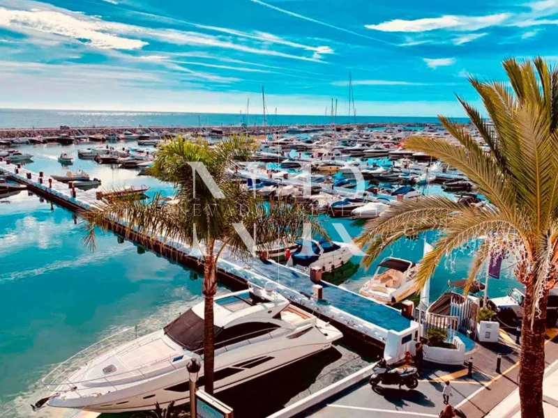 Project of a villa in El Paraiso with sea views for sale, Benahavis