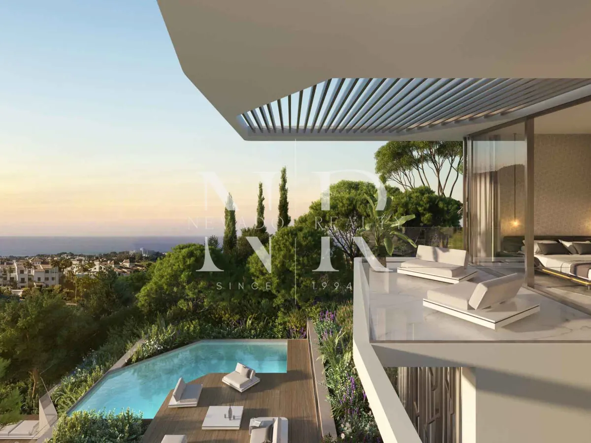 Villa between Estepona and Benahavis for sale