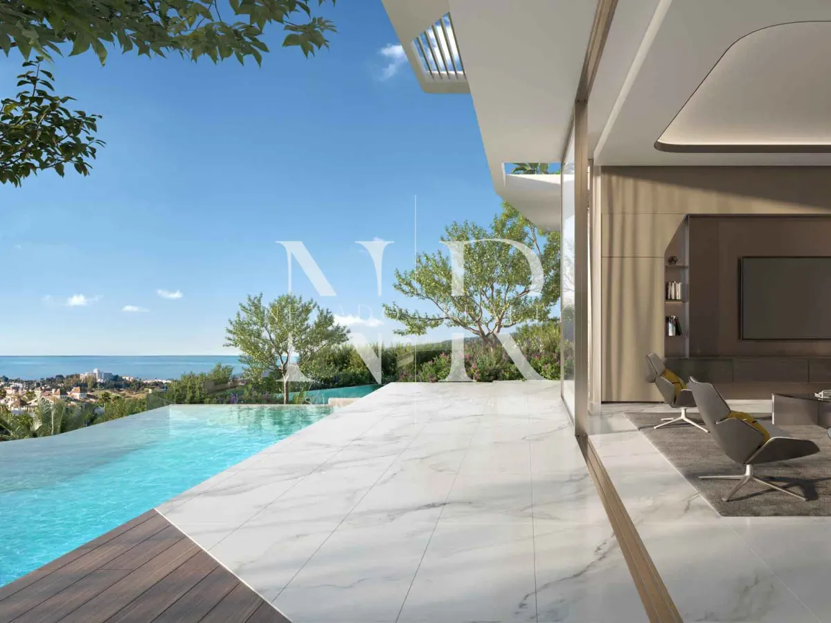 Villa between Estepona and Benahavis for sale