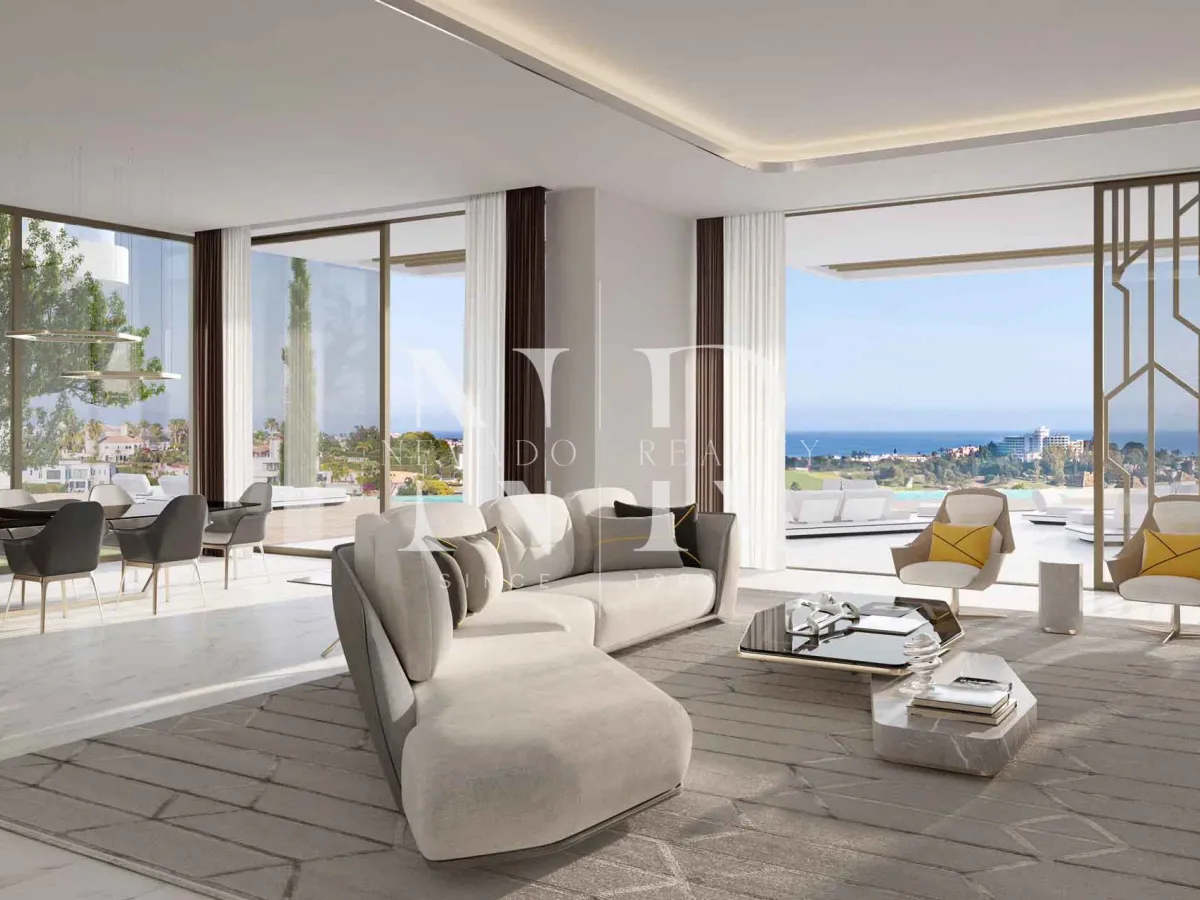 Villa between Estepona and Benahavis for sale