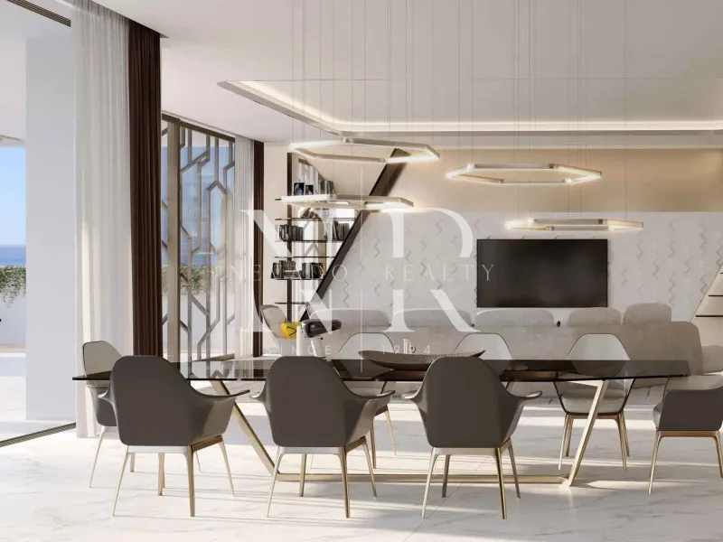 Villa between Estepona and Benahavis for sale