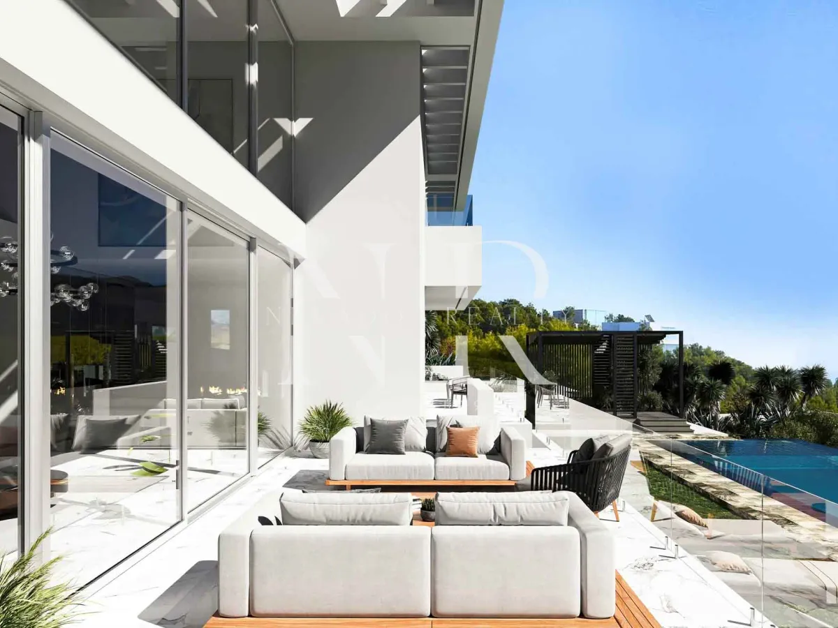 Newly built villa in El Paraíso Alto for sale