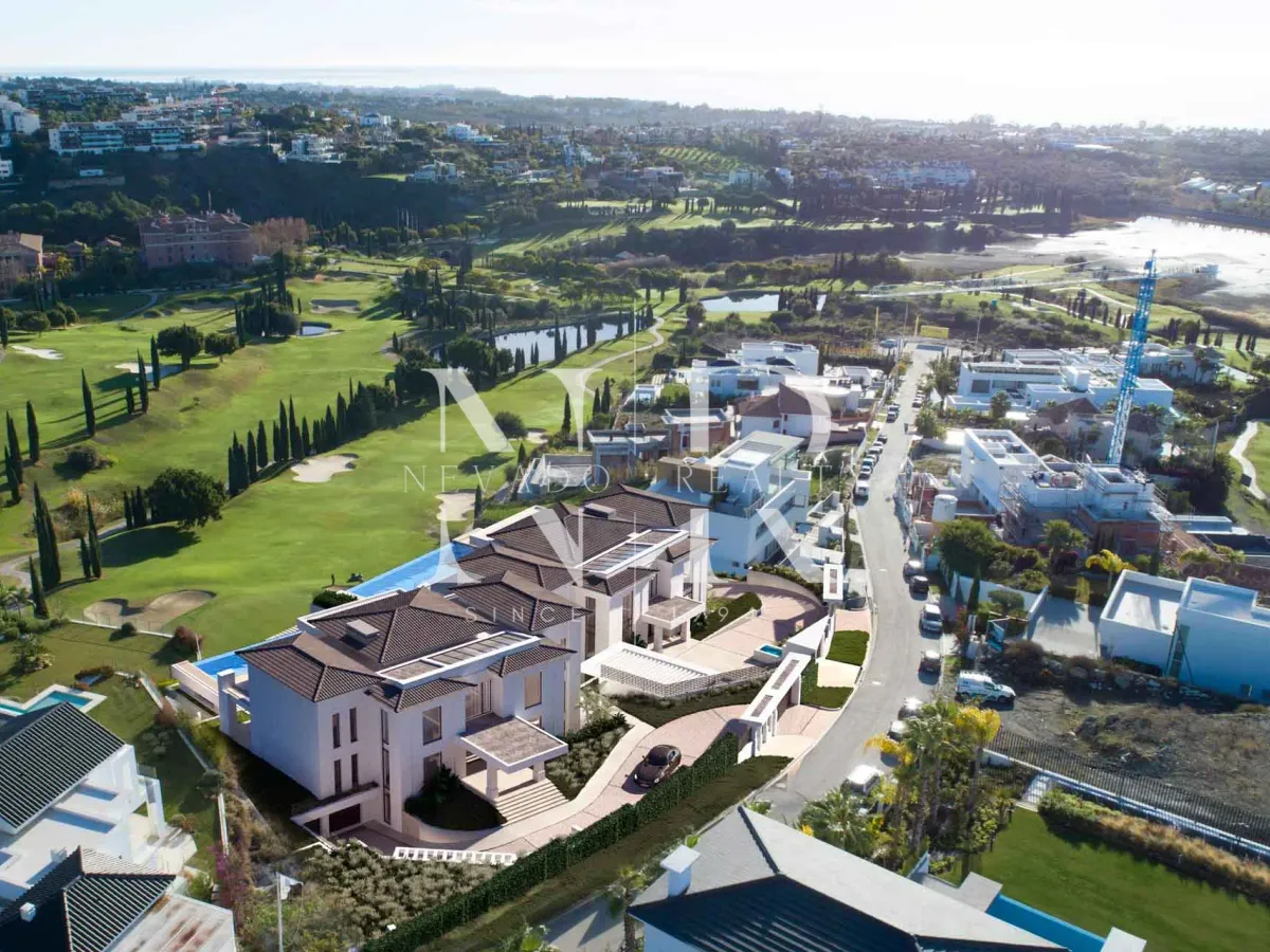 Brand new villa in Los Flamingos Golf