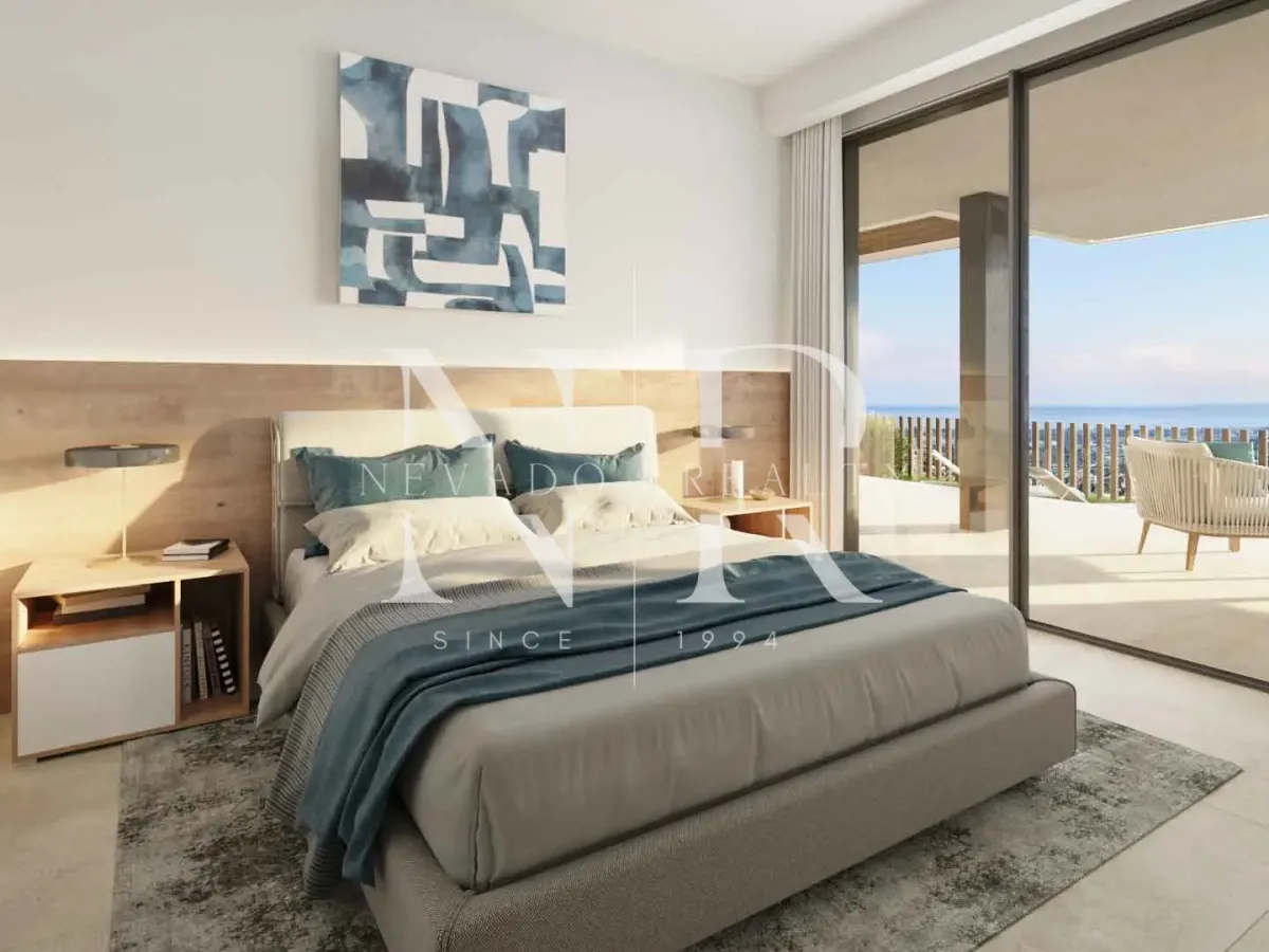 Newly built flat in Benahavís with panoramic views in gated community for sale