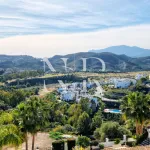 Villa in Benahavís next to the golf course for sale 2