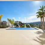 Villa in Benahavís next to the golf course for sale 11