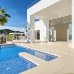 Villa in Benahavís next to the golf course for sale 15