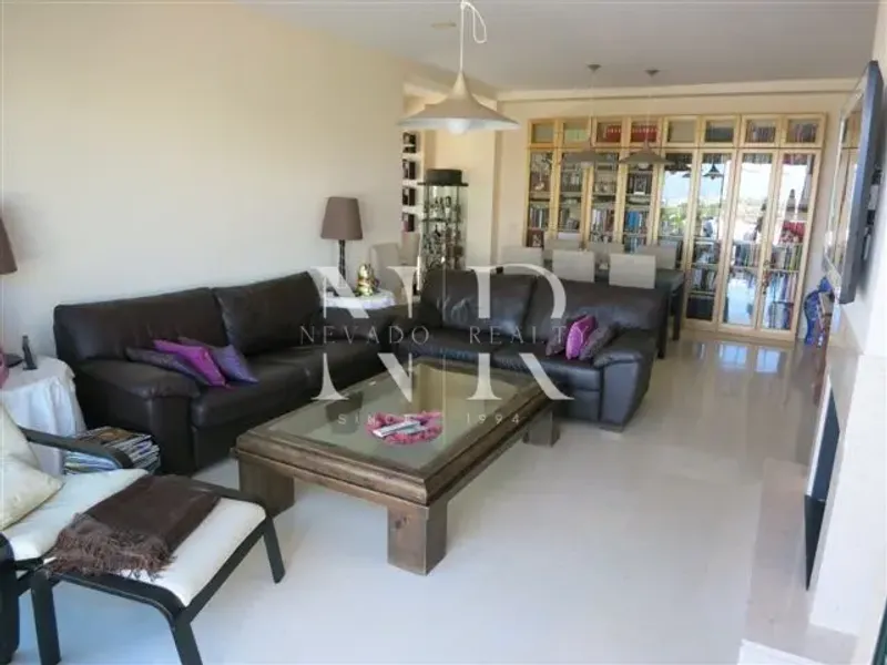 Penthouse in Capanes del Golf Urbanization with panoramic views for sale