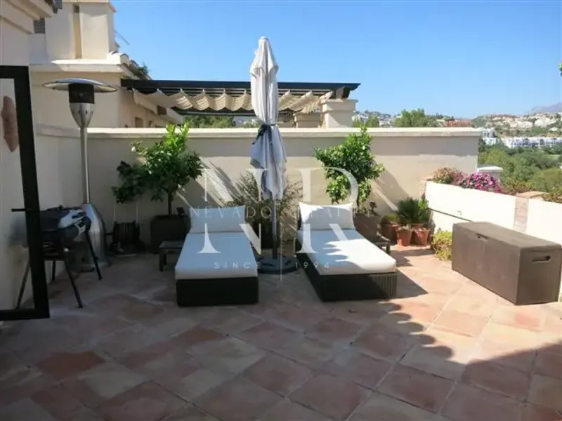 Penthouse in Capanes del Golf Urbanization with panoramic views for sale