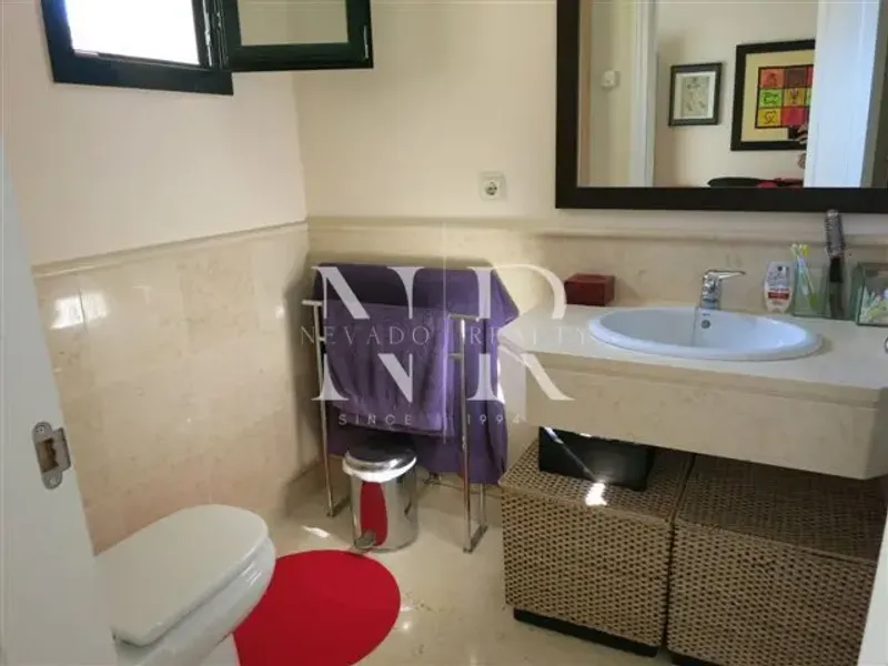 Penthouse in Capanes del Golf Urbanization with panoramic views for sale