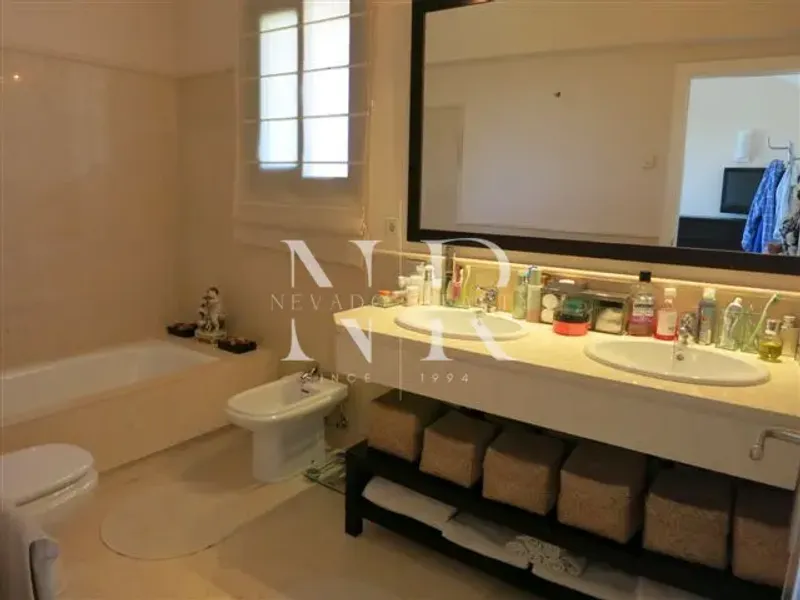 Penthouse in Capanes del Golf Urbanization with panoramic views for sale