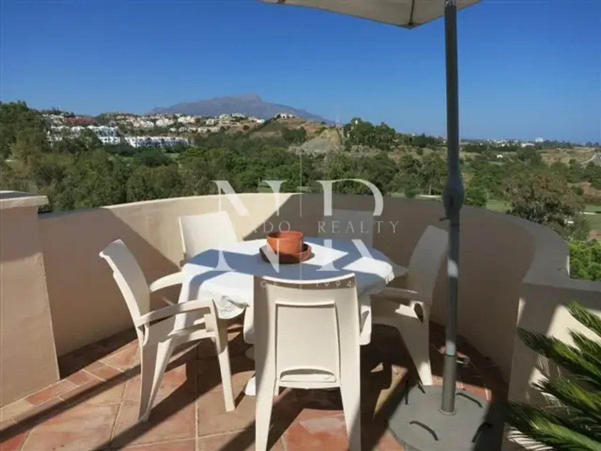 Penthouse in Capanes del Golf Urbanization with panoramic views for sale