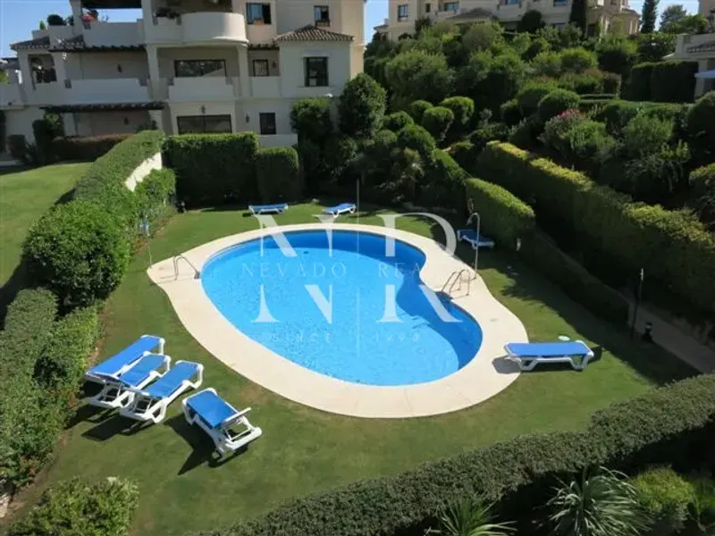 Penthouse in Capanes del Golf Urbanization with panoramic views for sale