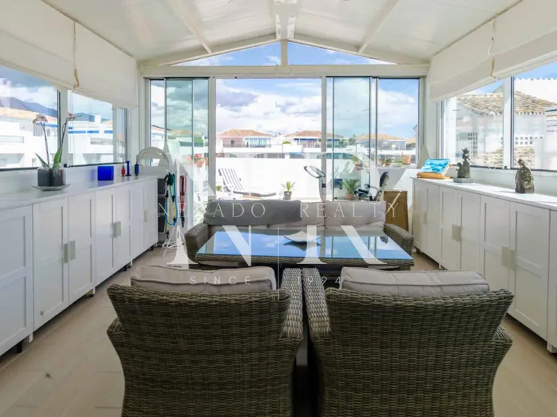 Penthouse for sale in Jardines de Banús Urbanization