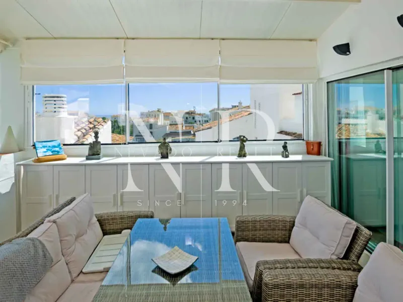 Penthouse for sale in Jardines de Banús Urbanization