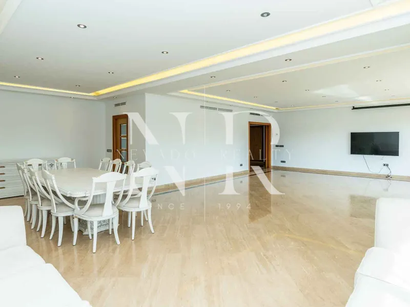 Penthouse with sea views in Embrujo de Banús, Marbella for sale