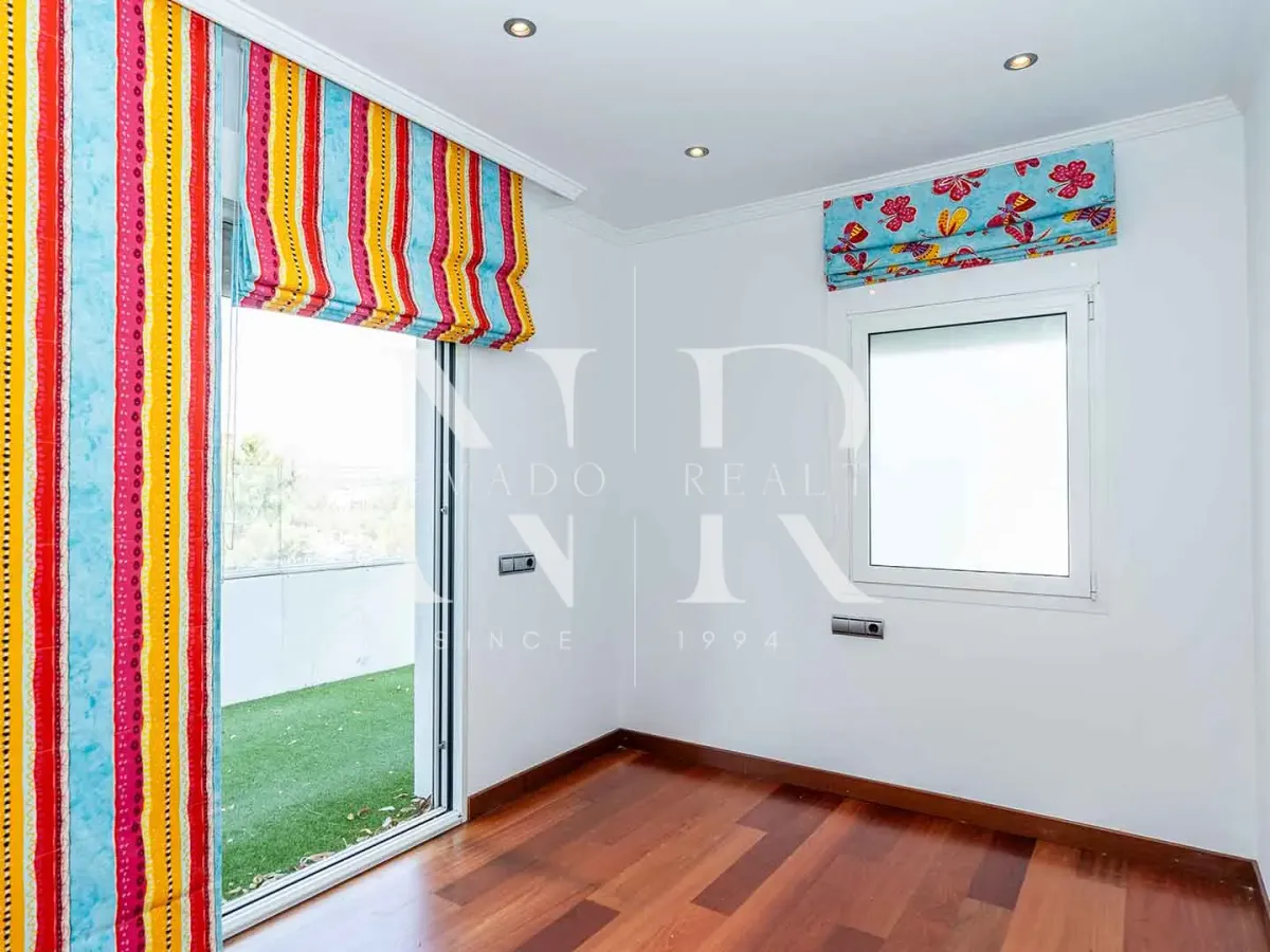 Penthouse with sea views in Embrujo de Banús, Marbella for sale