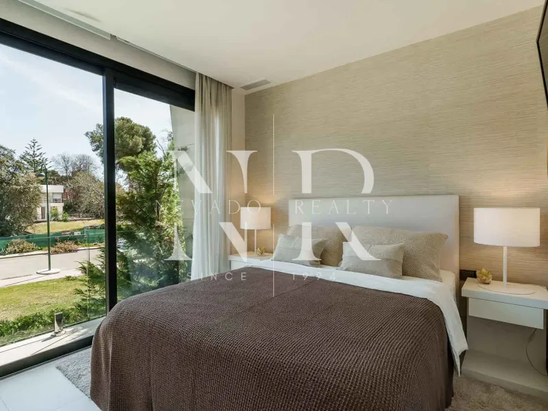 Semi-detached house for sale in Banús Bay Urbanization, just minutes from the beach