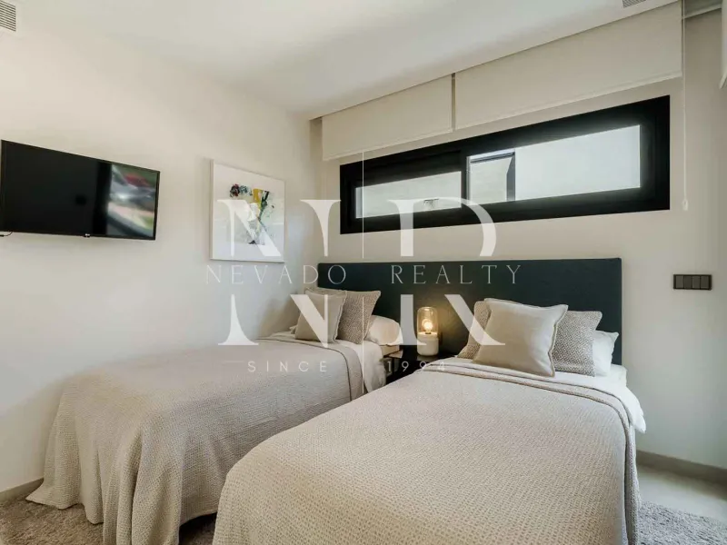 Semi-detached house for sale in Banús Bay Urbanization, just minutes from the beach