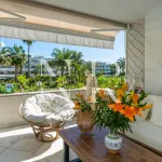 Frontline beach flat in Los Granados de Banús I for sale 3