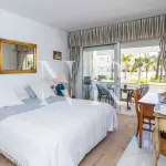 Frontline beach flat in Los Granados de Banús I for sale 12