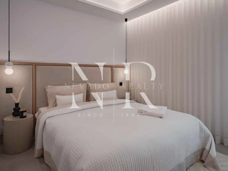 Frontline penthouse in Puerto Banús with panoramic views for sale