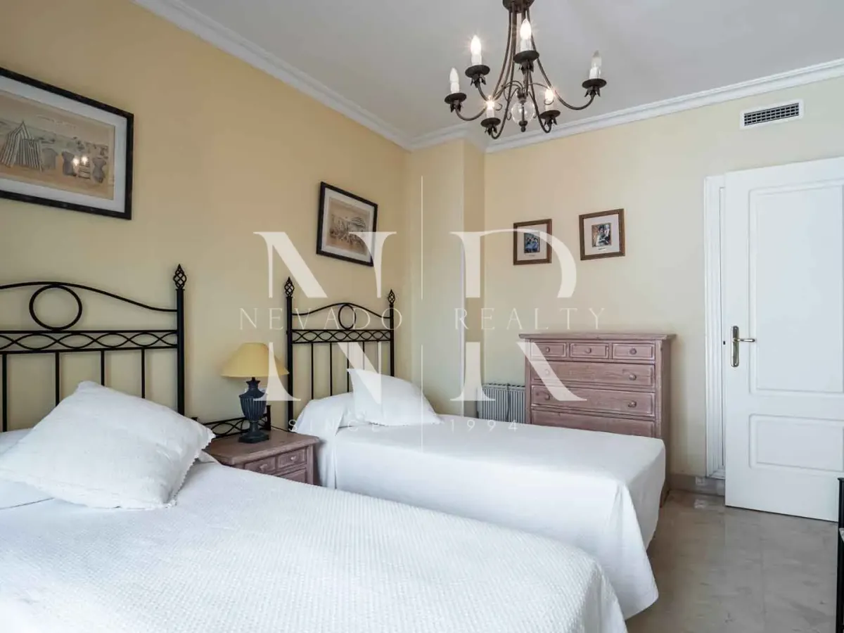 Frontline beach flat in La Herradura for sale