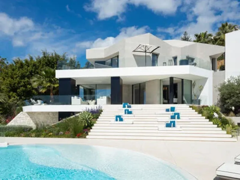 Villa Mira - Luxury Andalusian-Style Villa in El Herrojo, La Quinta