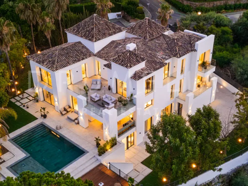 Villa Mira - Luxury Andalusian-Style Villa in El Herrojo, La Quinta