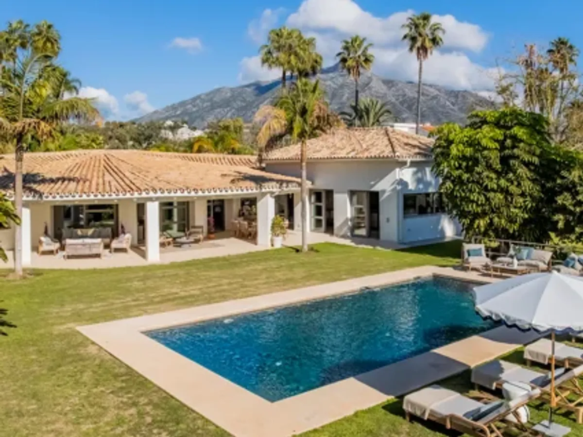 Villa Elba - Frontline Golf Renovated Luxury Villa in Los Naranjos, Nueva Andalucía