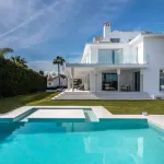 Villa Elba - Frontline Golf Renovated Luxury Villa in Los Naranjos, Nueva Andalucía 5