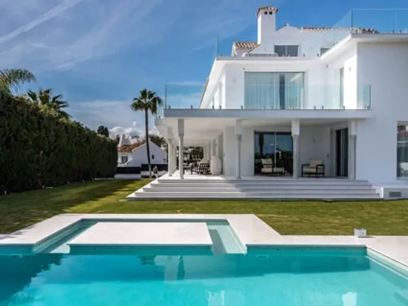 Villa Elba - Frontline Golf Renovated Luxury Villa in Los Naranjos, Nueva Andalucía